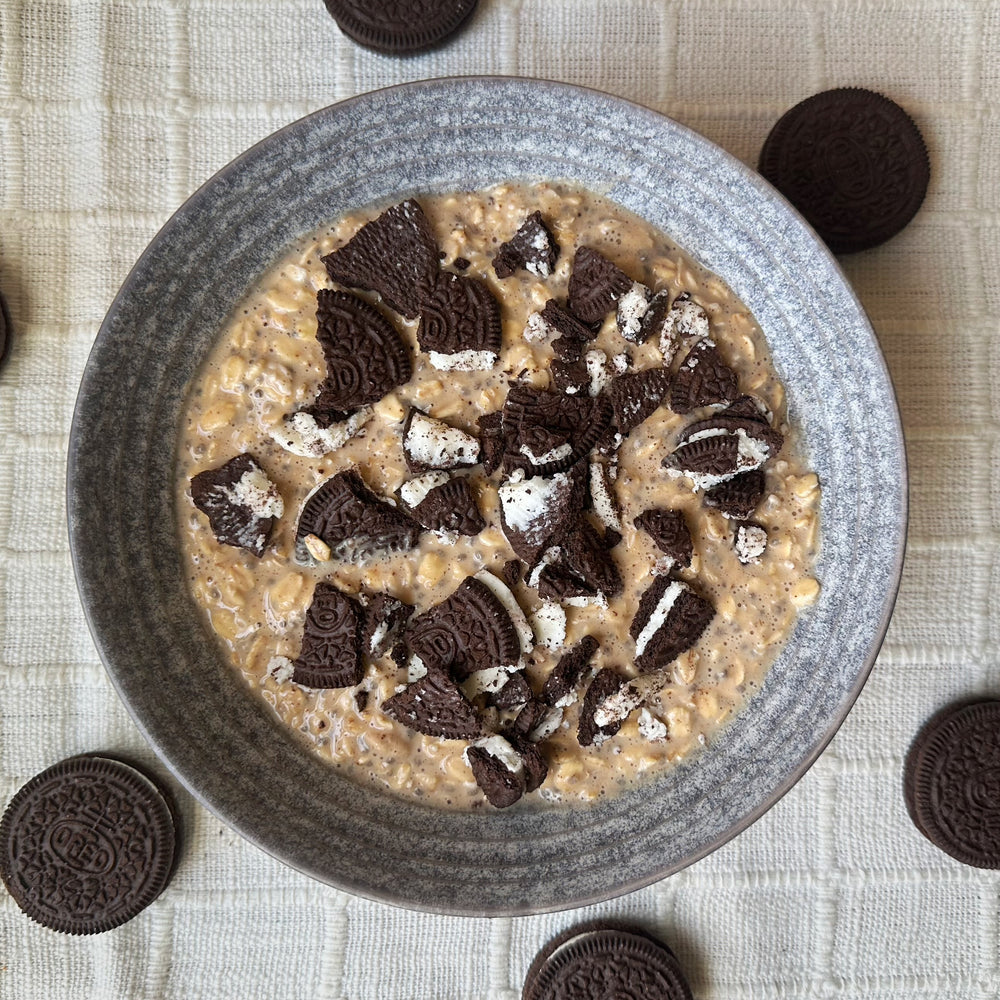 
            
                Load image into Gallery viewer, Cookies &amp;amp; Cream Protein Overnight Oats
            
        